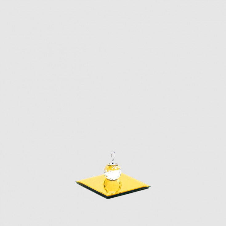 Base specchiata mini quadrata dal design moderno ed elegante