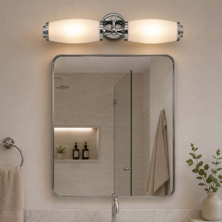 Applique moderna in acciaio per bagno con doppio diffusore in vetro opalino