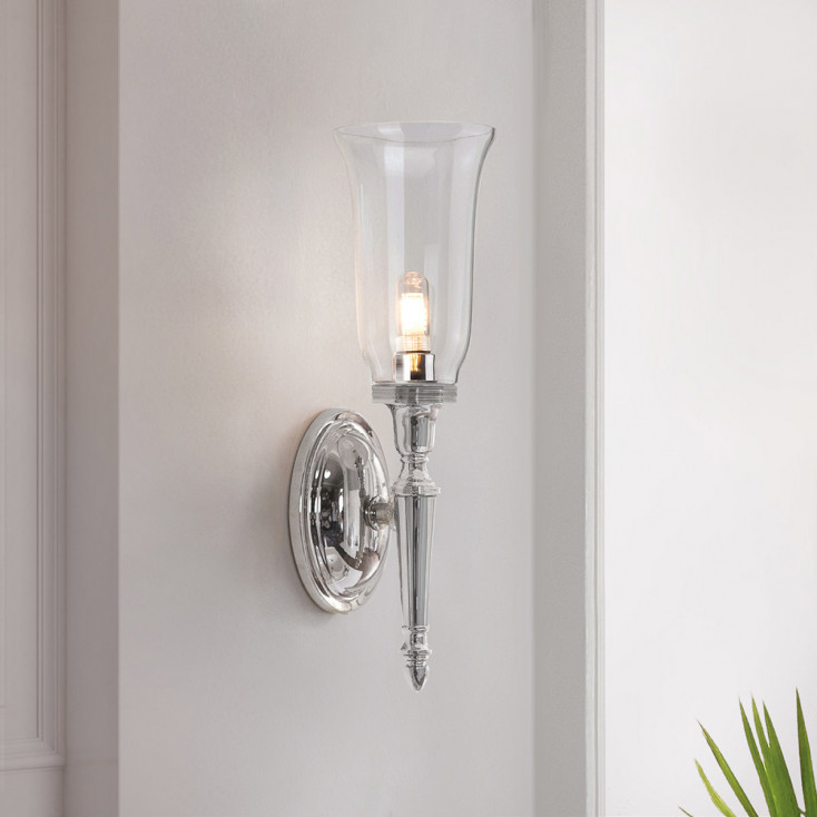 Applique per bagno con struttura in acciaio e diffusore in vetro
