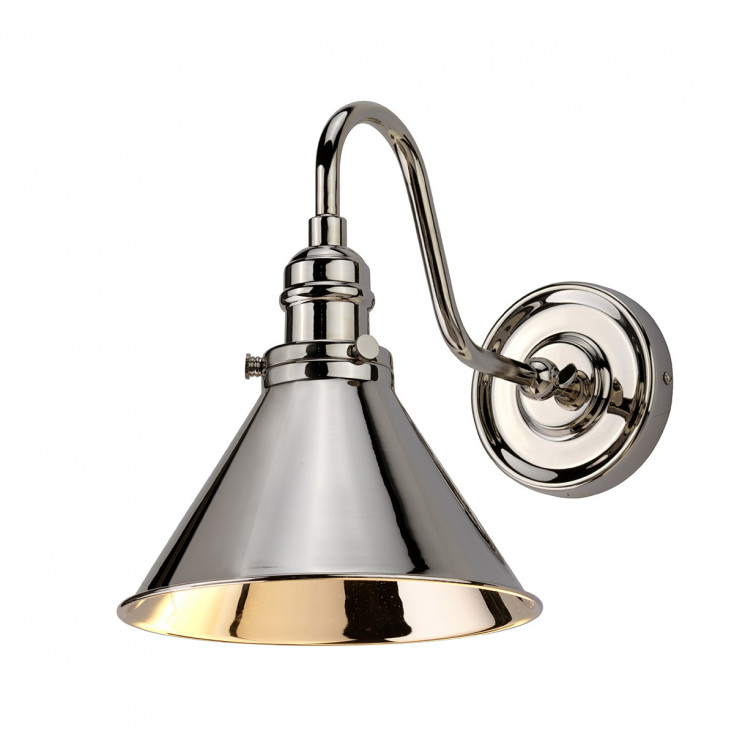 Lampada da parete con struttura e diffusore in acciaio dal design industrial