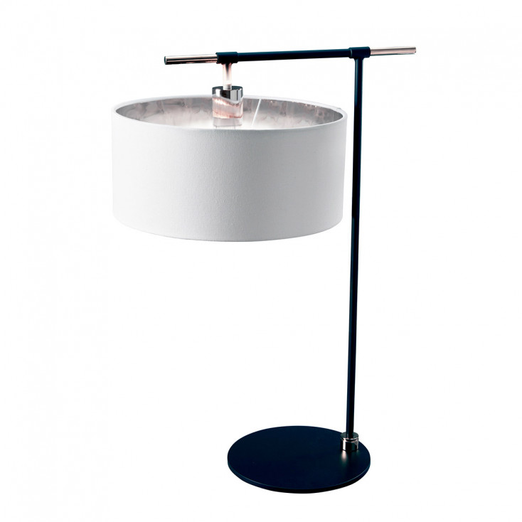 Lampada da tavolo in acciaio con diffusore in tessuto dal design moderno