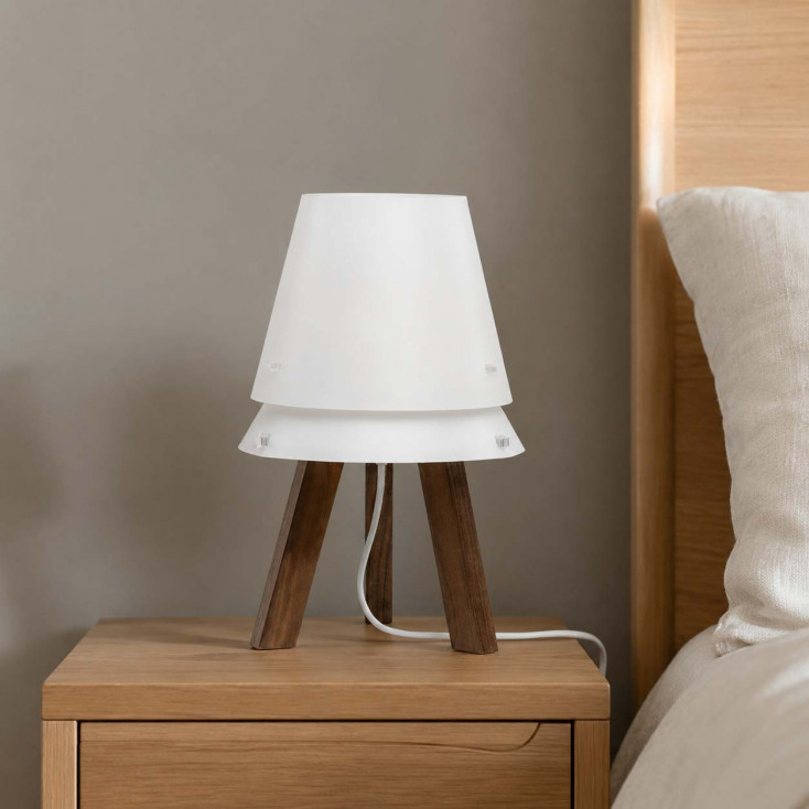 Abat-jour in legno con base a treppiede e diffusore in PVC