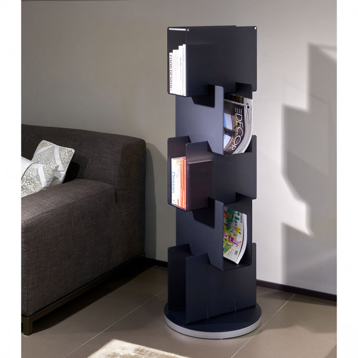 Libreria da terra con struttura in plexiglass dal design moderno