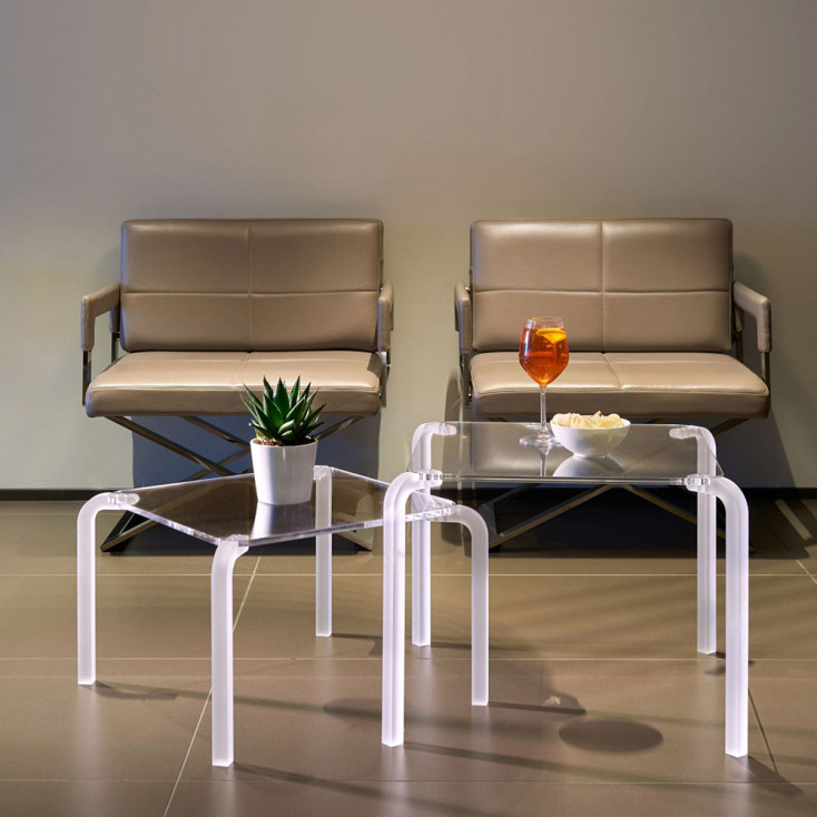 Tavolino da solotto quadrato in plexiglass dal design moderno grande