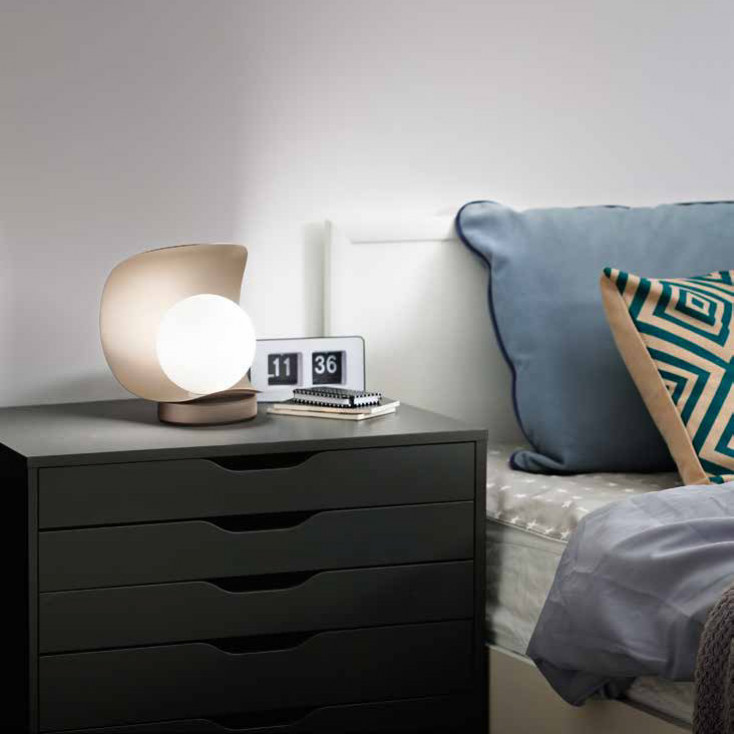 Abatjour a LED con struttura in metallo e paralume in vetro dal design moderno