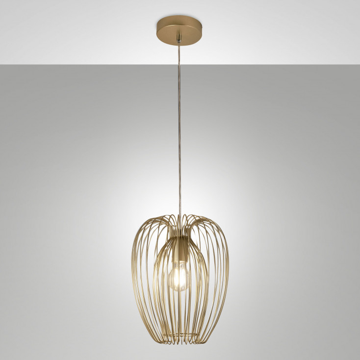 Lampada a sospensione con struttura in metallo dal design moderno