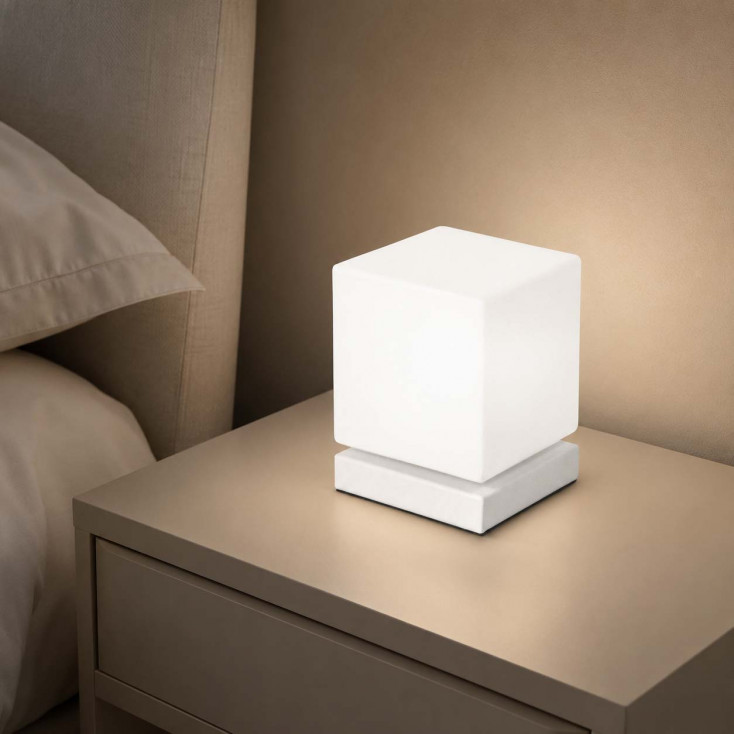 Lampada da comodino LED dimmerabile in metallo con diffusore in vetro
