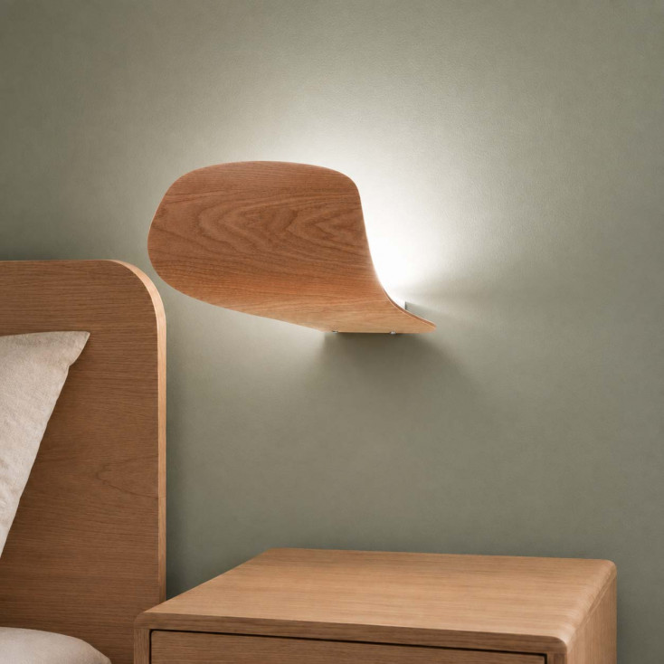 Lampada da parete led con diffusore legno e acrilico dallo stile moderno