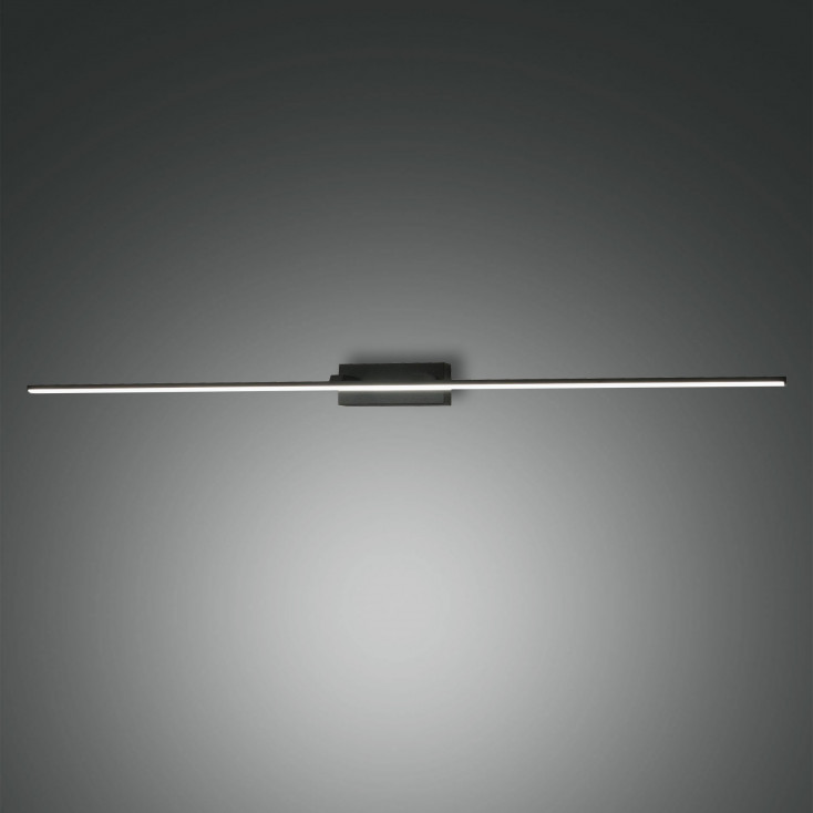 Lampada da parete lunga a LED con struttura in metallo in stile moderno