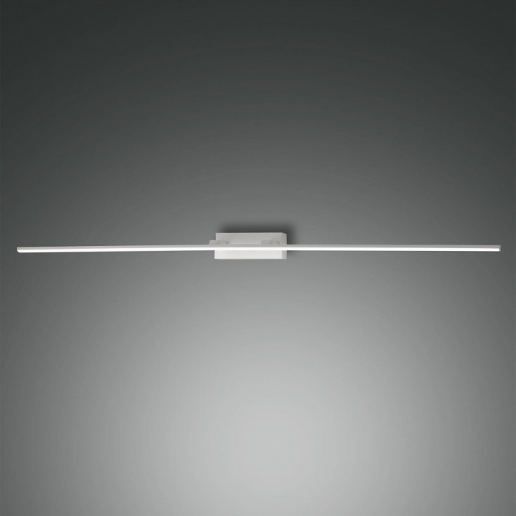 Lampada da parete lunga a LED con struttura in metallo in stile moderno