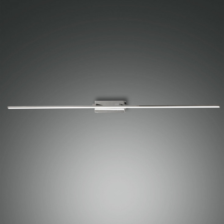Lampada da parete lunga a LED con struttura in metallo in stile moderno