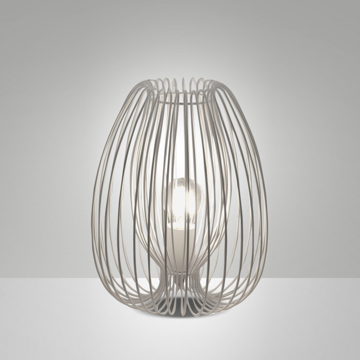 Lampada da tavolo grande struttura e diffusore in metallo dal design moderno