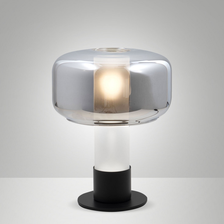 Lampada da tavolo struttura in metallo e vetro borosilicato da design moderno