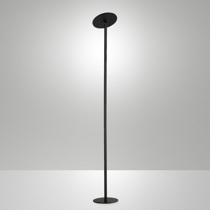Piantana a led orientabile in metallo e diffusore in metacrilato