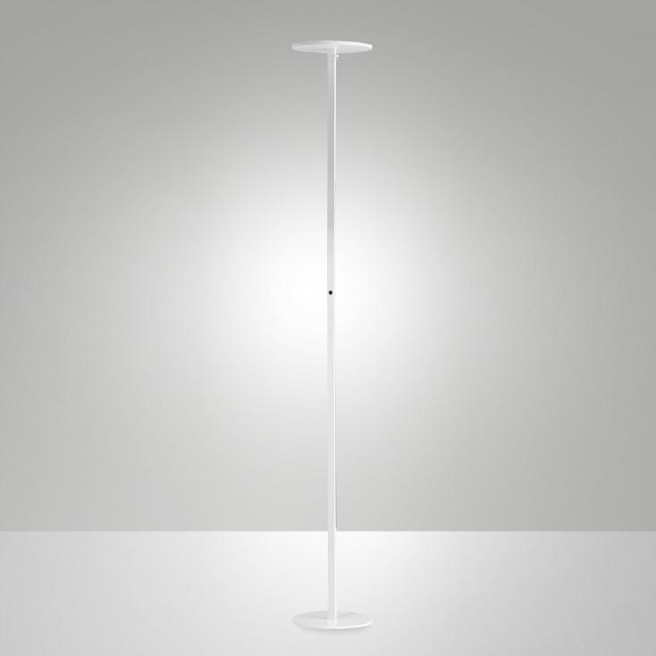Piantana a led orientabile in metallo e diffusore in metacrilato