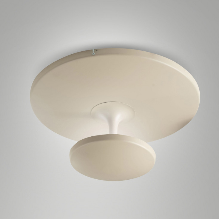 Plafoniera a LED con struttura in metallo e metacrilato dal design moderno