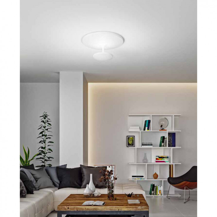 Plafoniera a LED con struttura in metallo e metacrilato dal design moderno