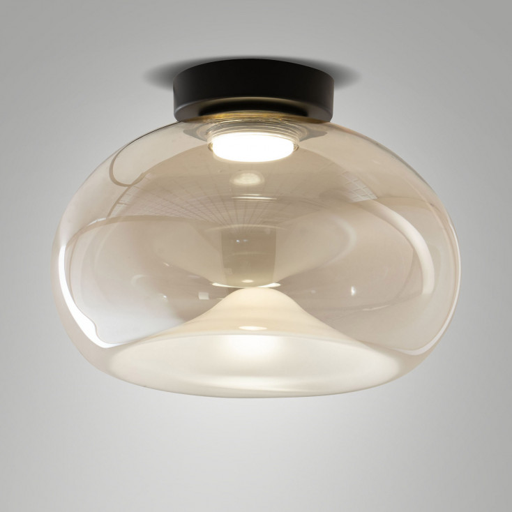 Plafoniera a LED moderna con struttura in metallo e diffusore vetro