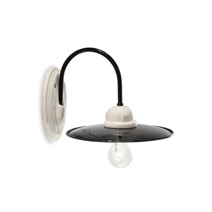 Applique da parete in metallo e diffusore in ceramica dal design industrial