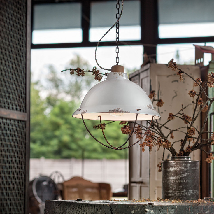 Lampada a sospensione dallo stile industrial con diffusore a gabbia in ceramica