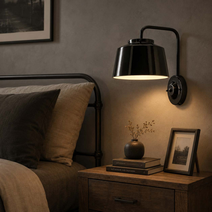 Lampada da parete con diffusore in ceramica dal design industrial