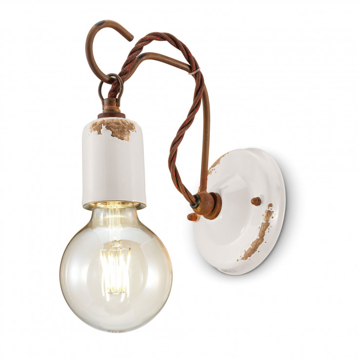Lampada da parete in stile industrial con struttura in ceramica