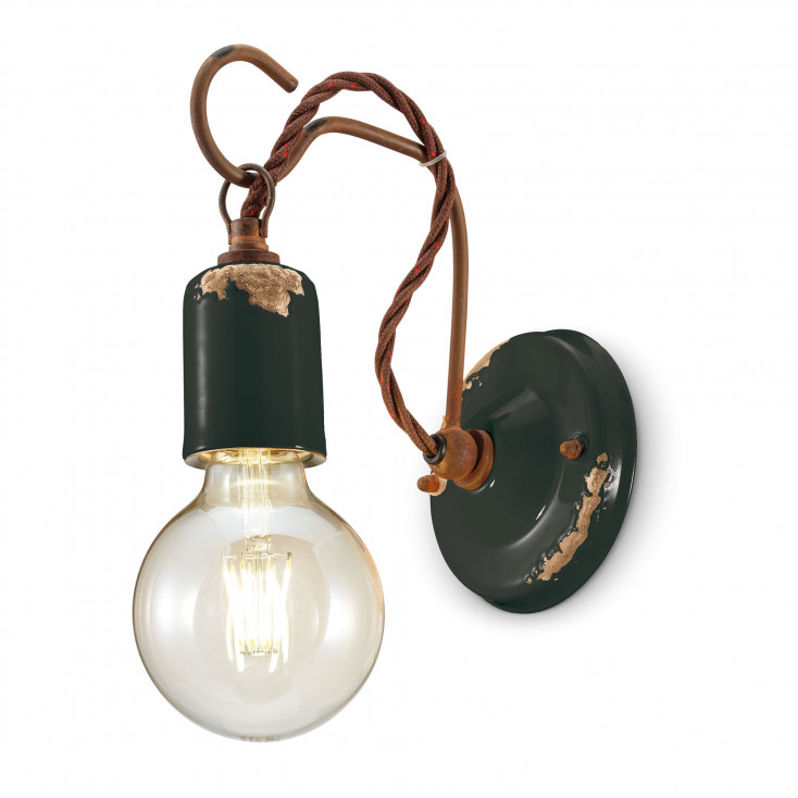 Lampada da parete in stile industrial con struttura in ceramica