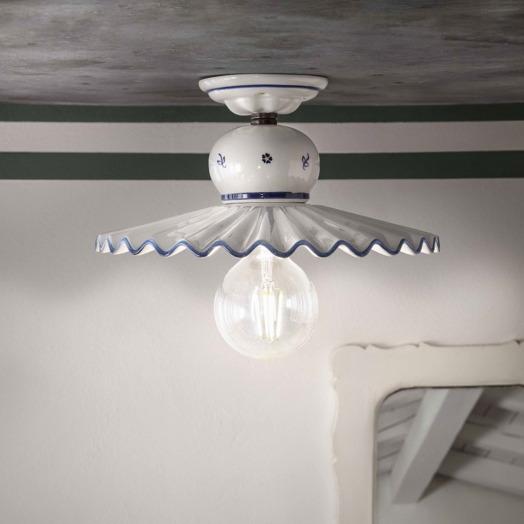 Lampada da soffitto media dallo stile rustico in ceramica decorata a mano