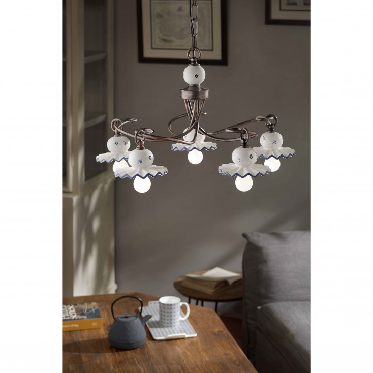 Lampadario dallo stile rustico con 5 diffusori in ceramica decorata a mano