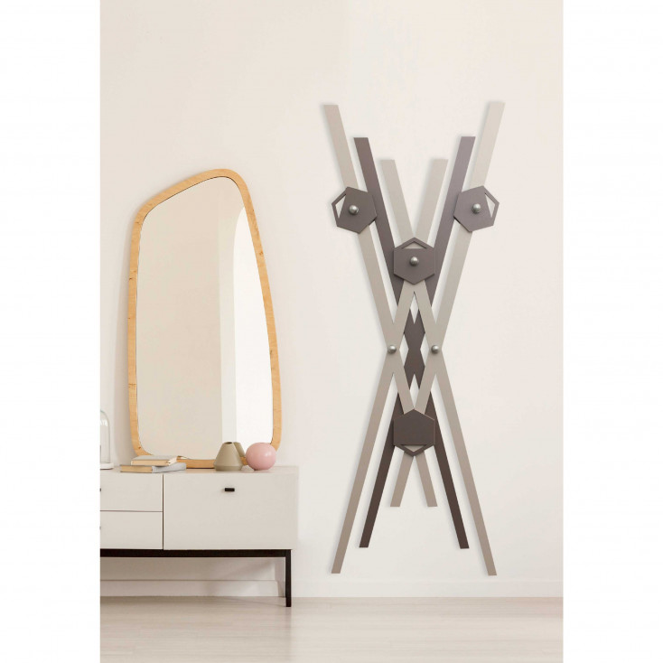 Appendiabiti da parete con struttura in legno dal design moderno ed elegante