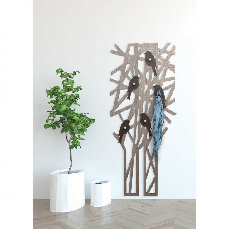Appendiabiti da parete con struttura in legno dal design moderno