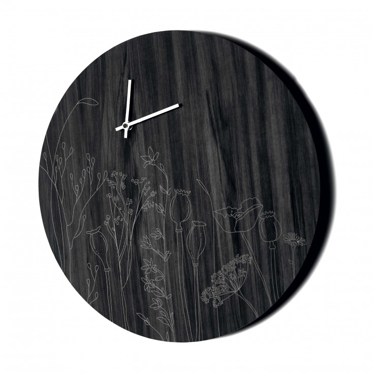 Orologio da parete rotondo con incisioni a laser su legno dal design elegante