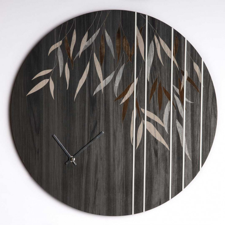Orologio da parete rotondo dal incisioni laser su legno dal design elegante