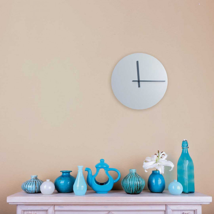 Orologio da parete rotondo in legno dal design minimalista moderno