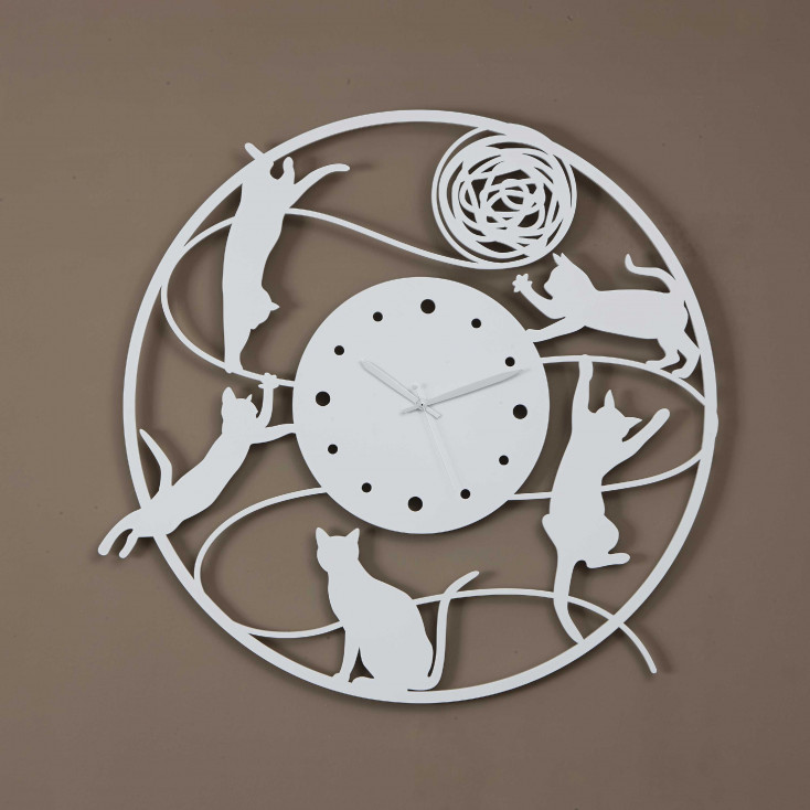 Orologio da parete rotondo in legno dal design moderno ed elegante