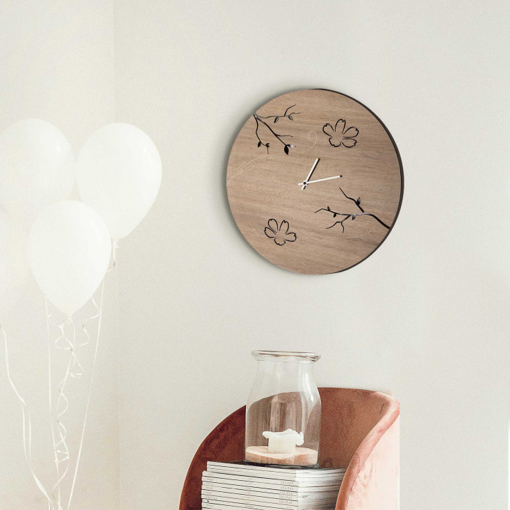 Orologio da parete rotondo in legno di rovere dal design moderno ed elegante