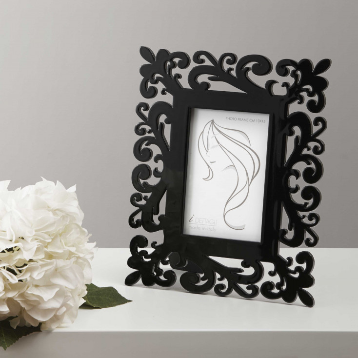Portafoto da tavolo piccolo in legno dal design moderno ed elegante