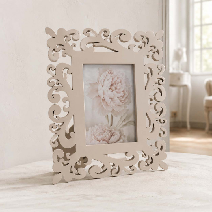 Portafoto da tavolo piccolo in legno dal design moderno ed elegante