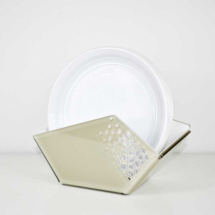 Portapiatti in plexiglass dal design moderno per piatti di plastica