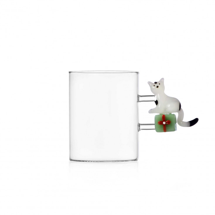 Mug manico con gatto con pacchetto con regalo
