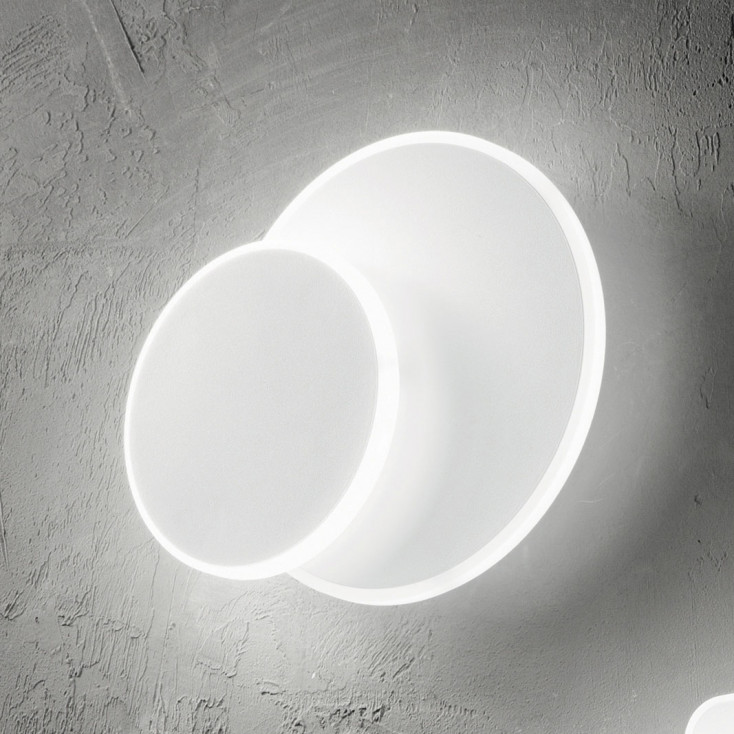Applique a led con struttura rotonda in alluminio e diffusore in acrilico