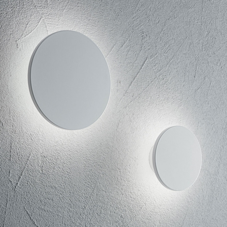 Applique a led rotonda con struttura grande in alluminio e diffusore in acrilico
