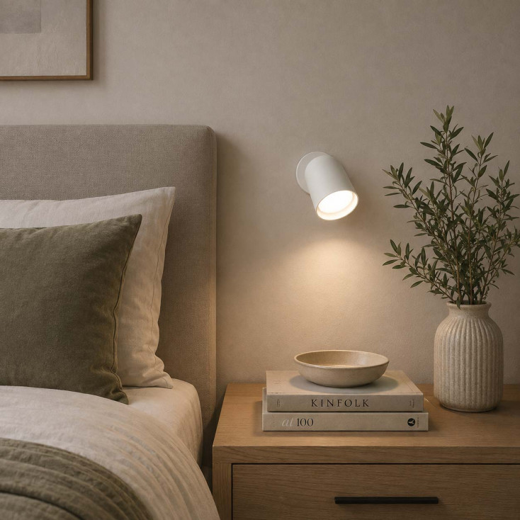 Applique da parete a led con diffusore in metallo orientabile