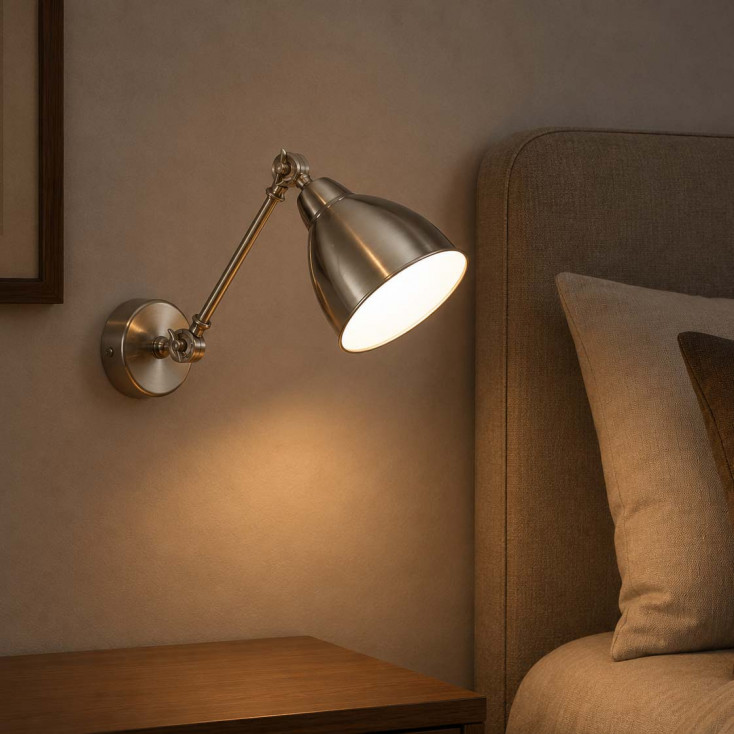 Applique da parete con struttura interamente in metallo dal design rustico