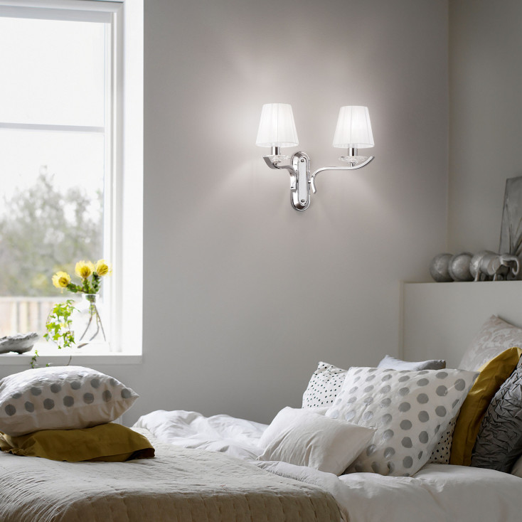 Applqiue da parete classica con struttura in metallo e 2 diffusori in organza