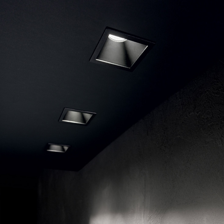 Faretto da incasso a led con struttura in allumnio quadrato
