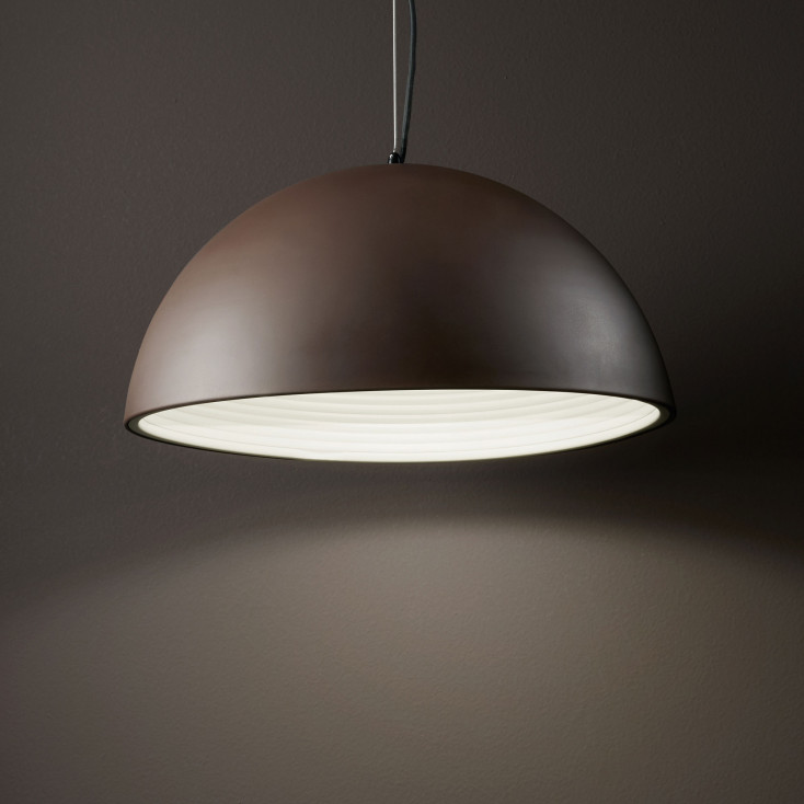 Lampada a sospensione con diffusore grande in metallo dal design moderno