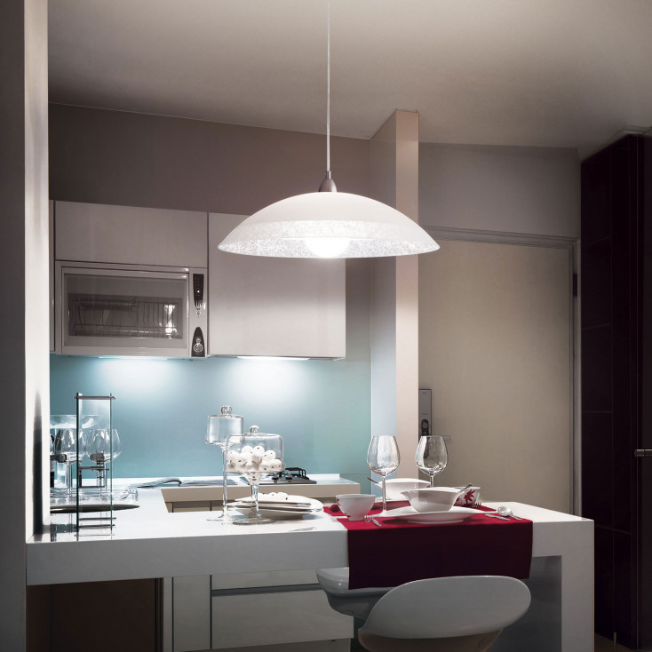 Lampada a sospensione con diffusore in vetro decorato dal design moderno