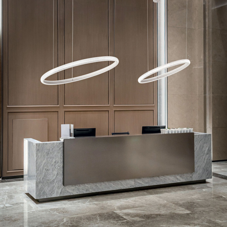 Lampada a sospensione media in alluminio con diffusore a led
