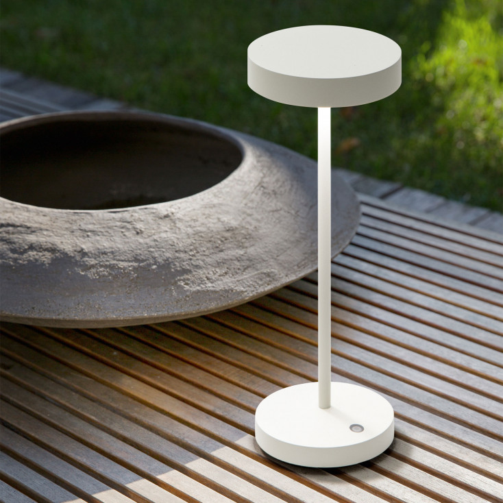 Lampada da tavolo a led dimmerabile con struttura in alluminio